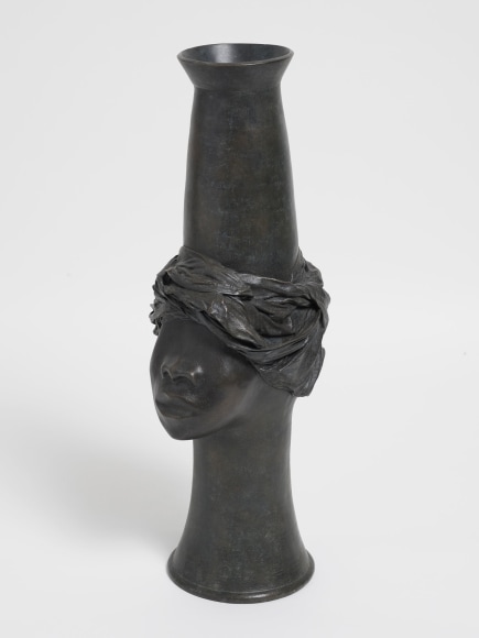 Simone Leigh, Woman with T-Shirt (Face Jug Series), 2018