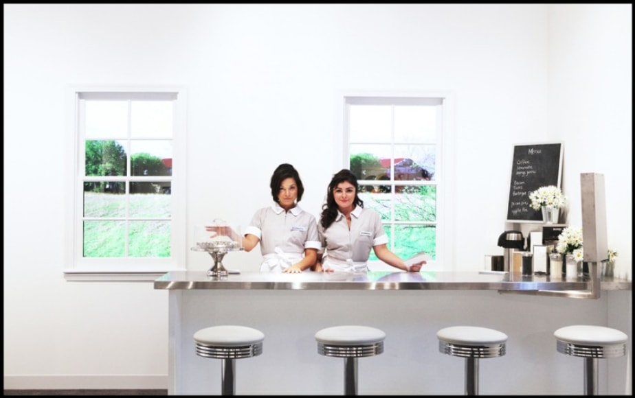 Caf&eacute;, 2012, Installation