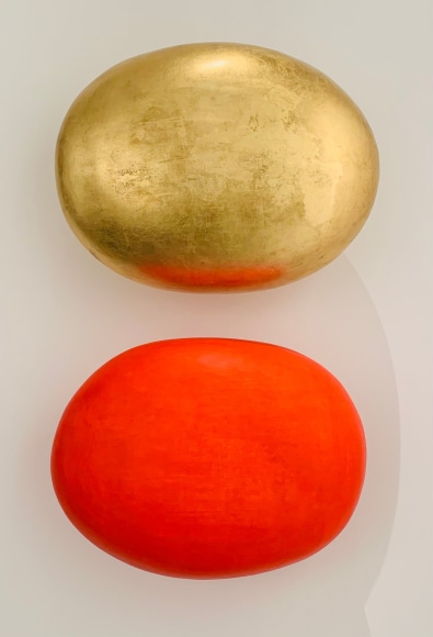 You shine &amp;amp; I seduce, 2021, Resins, pigments &amp;amp; gold leaves