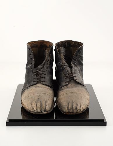 Enrico Donati Shoes, 1945