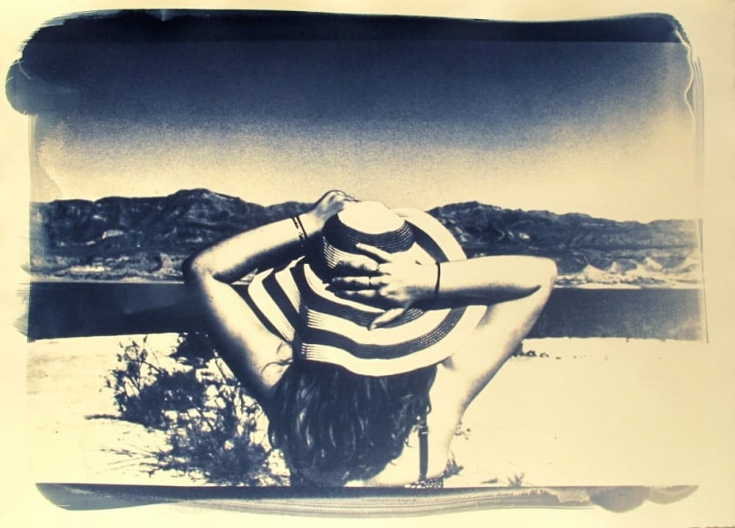 CAROLINE CUSE, Looking at the Moon in the