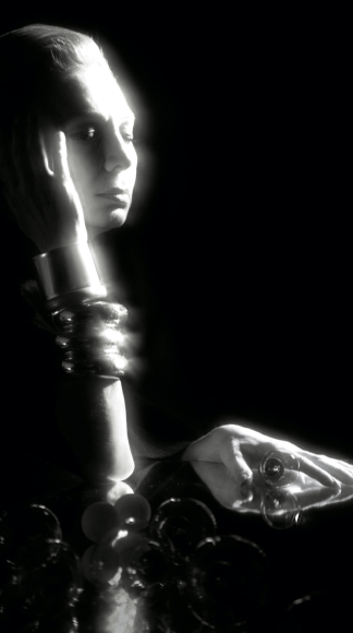 Farah Pahlavi, HD video seamless loop 2006