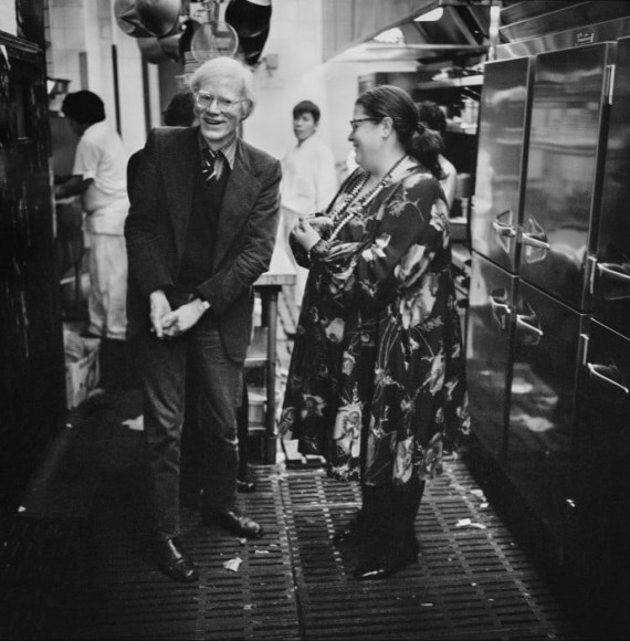 JONATHAN BECKER, Andy Warhol in Elaine&#039;s Kitchen, Winter, 1976