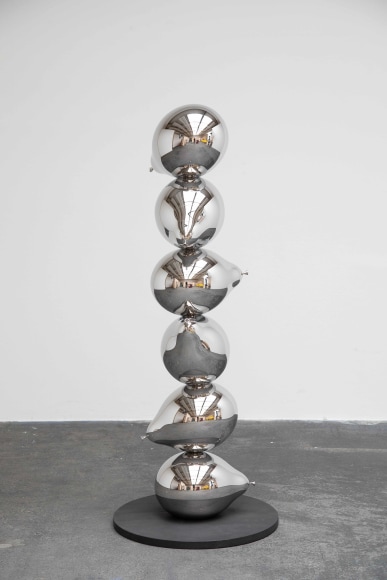 Jeppe Hein, Together we will touch the sky (silver) II
