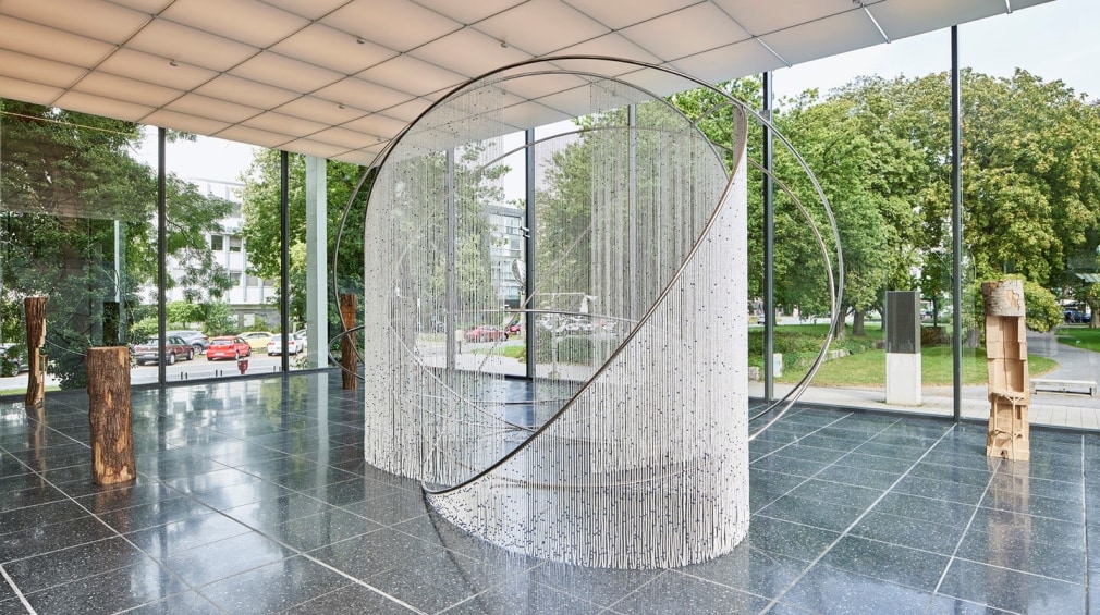 Alicja Kwade, Light Touch of Totality, 2019, Lehmbruck Museum, © die Künstlerin, Foto Dejan Saric
