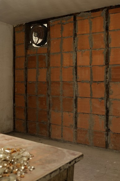 Mike Nelson, Installation view: I, Imposter
