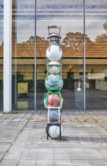 Alicja Kwade, l´ordre des mondes (Totem), 2023, Lehmbruck Museum, © die Künstlerin, Foto Dejan Saric
