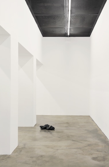 Nina Canell, Installation view: Satin Ions, Arko Art Centre, Seoul, 2015, Photo: Robin Watkins
