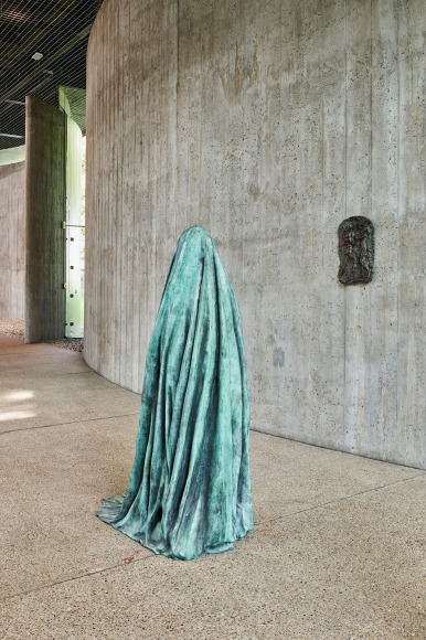 Alicja Kwade, Selbstporträt als Geist, 2019, Lehmbruck Museum, © die Künstlerin, Foto Dejan Saric