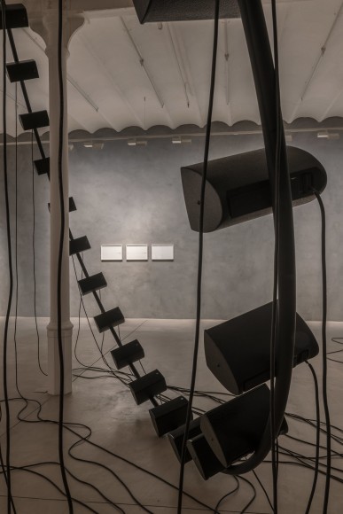 Alicja Kwade, Installation view: Glances, Blue Project Foundation, Barcelona, 2018