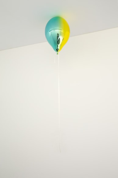 Jeppe Hein, Medium Turquoise and Medium Yellow Mirror Balloon (vertical)