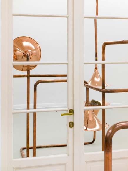 Alicja Kwade, Installation view: Monologue from the 11th Floor Haus am Waldsee, Berlin, 2015