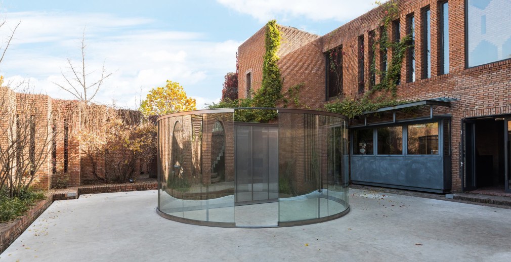 Installation view: Dan Graham: Greatest Hits, Red Brick Art Museum, Beijing, 2017