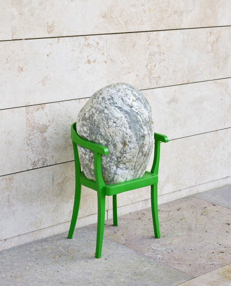 Installation view: Alicja Kwade, Die Notwendigkeit der Dinge (The Necessity of Things), museum Voorlinden, Wassenaar. Photo: Antoine van Kaam