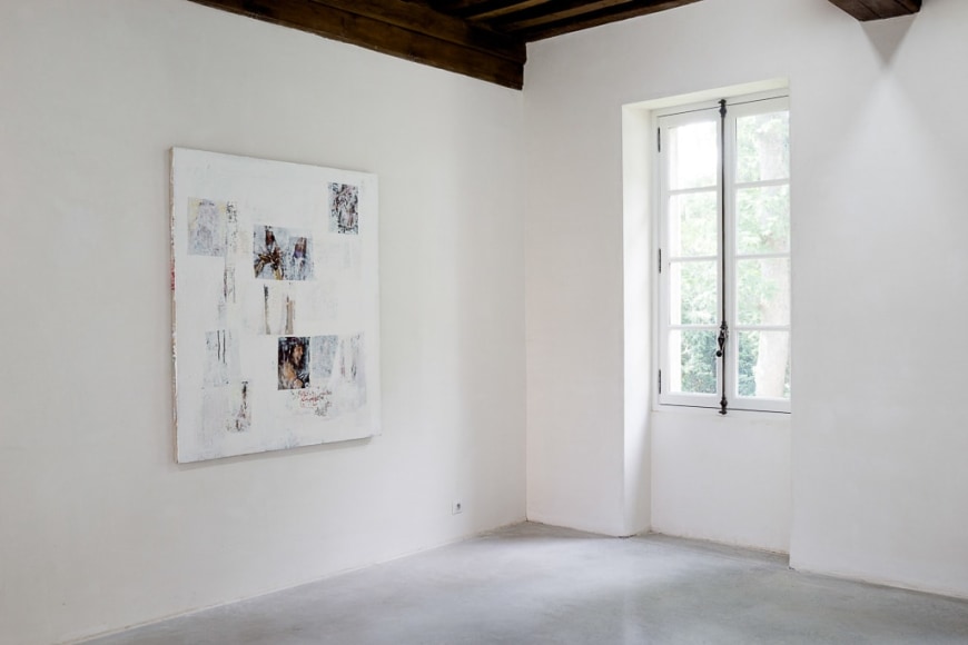 Installation view: &quot;Rodney Graham &amp; Kim Gordon,&quot; Le Consortium, Acad&eacute;mie Conti, Vosne-Roman&eacute;e, 2017