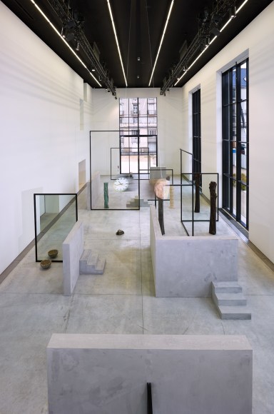 Installation view: Alicja Kwade,The Resting Thought, Centre De Création Contemporaine Olivier Debré, Tours, 2019, Photo: François Fernandez