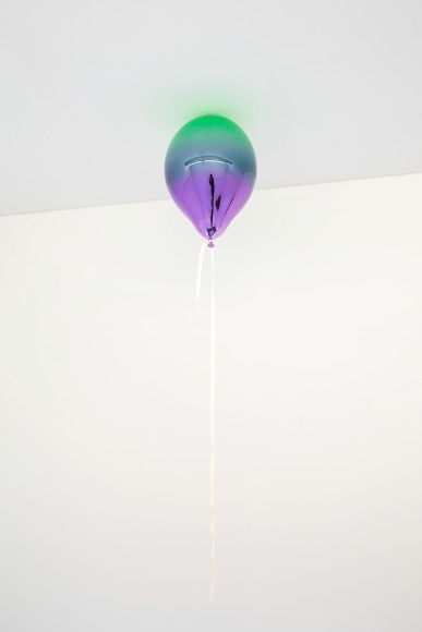 Jeppe Hein, Medium Green and Medium Purple Mirror Balloon, 2019