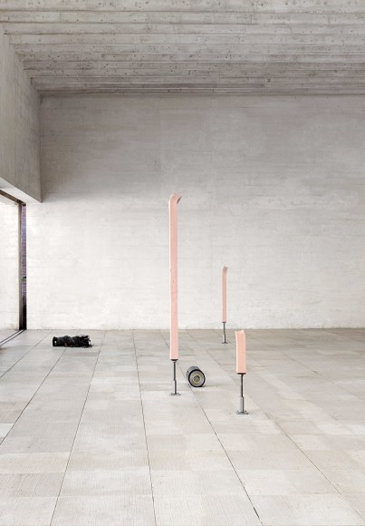 Nina Canell, Installation view: 57th Venice Biennale, 2017, Photo: Andrea Rossetti