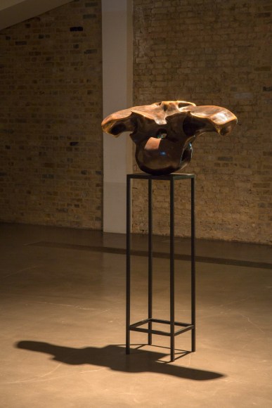 Alicja Kwade, Installation view: Medium Median, Whitechapel Gallery, London, 2016