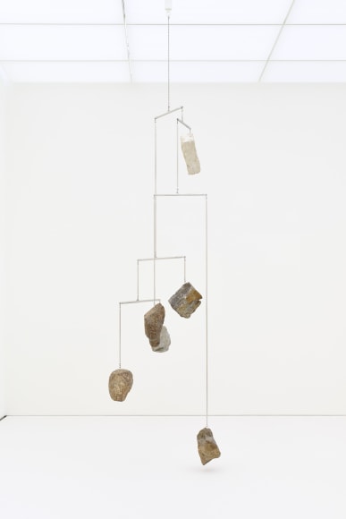 Installation view: Alicja Kwade, Die Notwendigkeit der Dinge (The Necessity of Things), museum Voorlinden, Wassenaar. Photo: Antoine van Kaam