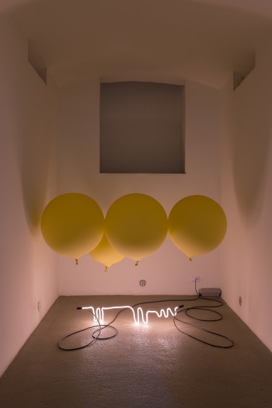 Sam Falls, Exhibition view: Fondazione Giulinai, Rome, 2015. Photo: Giorgio Benni