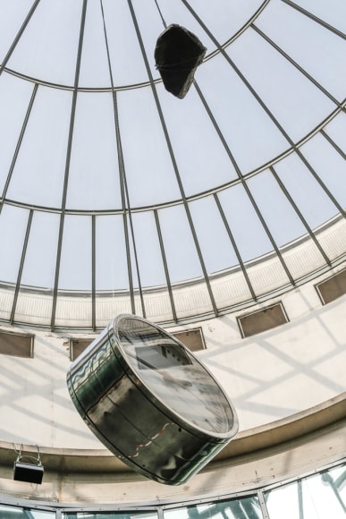 Alicja Kwade, The Void of the Moment in Motion, Installation at Schirn Kunsthalle Frankfurt
