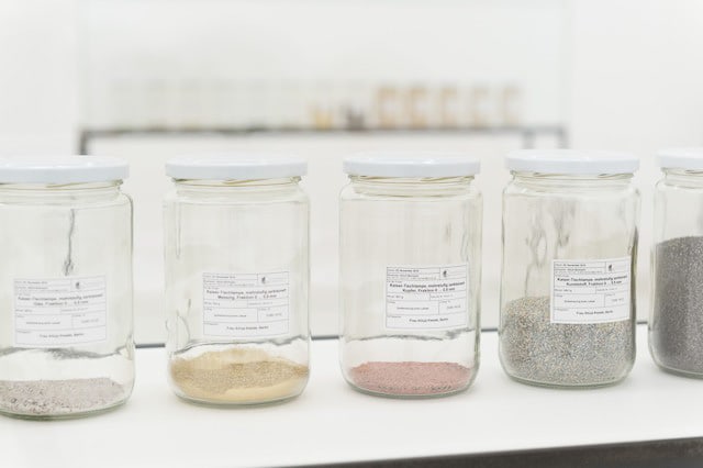Alicja Kwade, Warten auf Gegenwart II, Installation at Kunsthalle Nürnberg, 2015