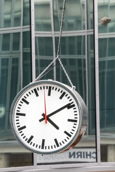 Alicja Kwade, The Void of the Moment in Motion, Installation at Schirn Kunsthalle Frankfurt