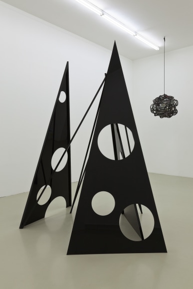 Eva Rothschild, Installation view: Hot Touch, Kunstverein Hannover, 2011