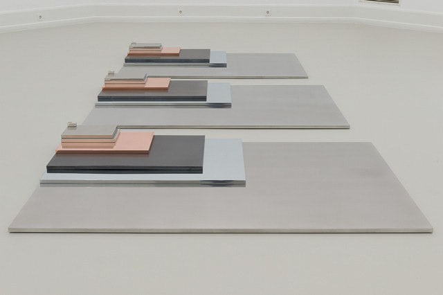 Alicja Kwade, Warten auf Gegenwart II, Installation at Kunsthalle Nürnberg, 2015