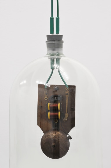 Nina Canell, Installation view: Lautlos, Hamburger Bahnhof, Berlin, 2013