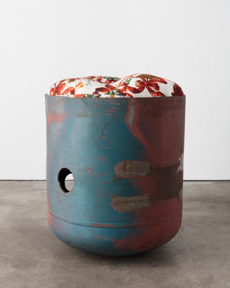 Elad Lassry, Untitled (Pod, Holiday Peppers and Bows, 3), 2018
