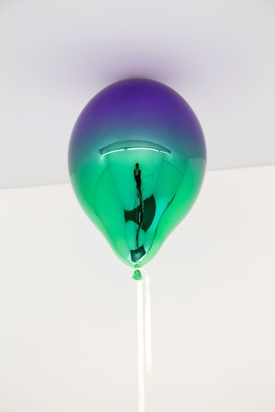 Jeppe Hein, Dark Purple and Medium Green Mirror Balloon, 2019