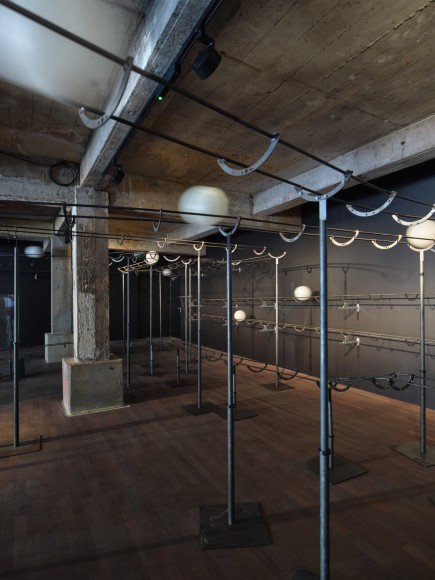 Installation view: Jeppe Hein, Distance, konschtal Esch, Luxembourg - (c) Christof Weber