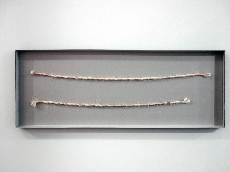 Hans-Peter Feldmann, Box with 2 chords