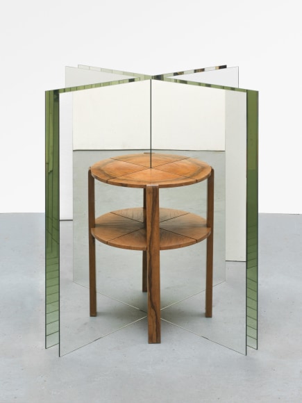 Alicja Kwade, Ein Tisch ist ein Bild, 2017