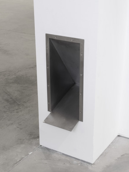 Jacob Kassay, Footrest, 2016