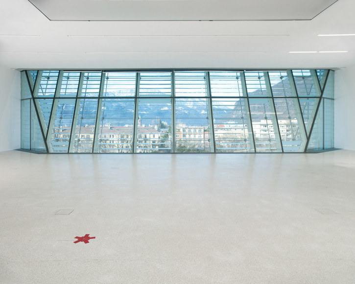 Ceal Floyer, Installation view: Museion Bozen, Bolzano, Italy, 2014