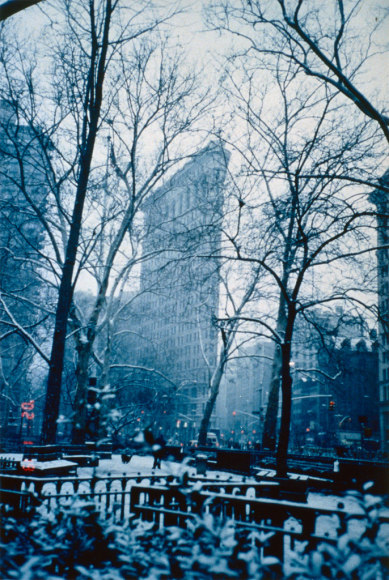 Karen Kilimnik, The Flat Iron Building, New York, 1903, 2002