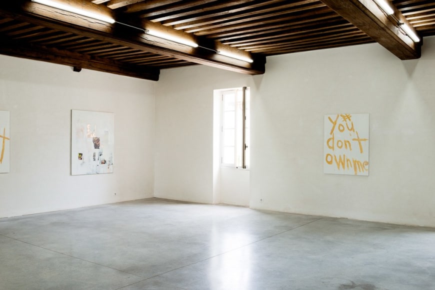 Installation view: &quot;Rodney Graham &amp; Kim Gordon,&quot; Le Consortium, Acad&eacute;mie Conti, Vosne-Roman&eacute;e, 2017