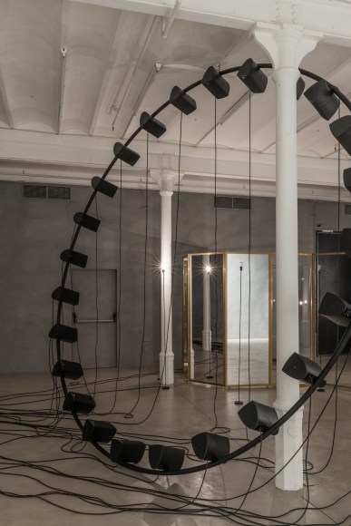 Alicja Kwade, Installation view: Glances, Blue Project Foundation, Barcelona, 2018