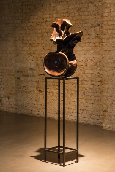 Alicja Kwade, Installation view: Medium Median, Whitechapel Gallery, London, 2016