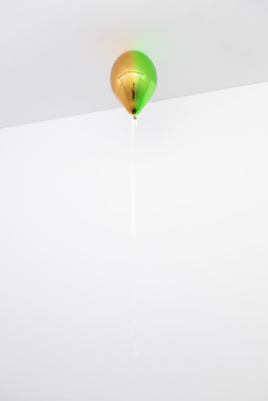 Jeppe Hein, Medium Orange and Dark May Green Mirror Balloon (vertical)