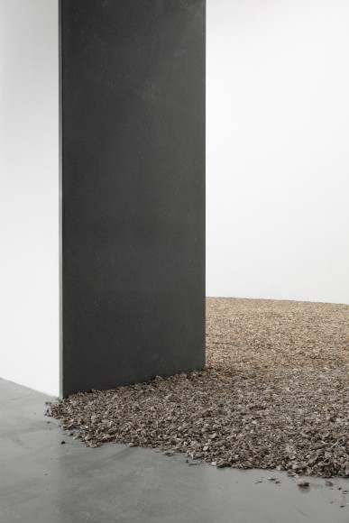 Muscle Memory (12 tonnes), 2021, Calcite hardscaping material from marine bivalves., Photo: Antonio Maniscalco