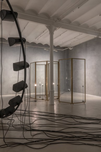 Alicja Kwade, Installation view: Glances, Blue Project Foundation, Barcelona, 2018