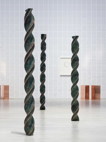 Ausstellungsansicht, Alicja Kwade. In Abwesenheit (In Absence), Foto: © Roman März