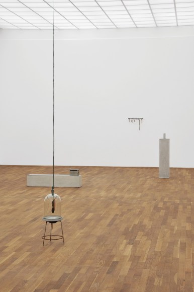 Nina Canell, Installation view: Lautlos, Hamburger Bahnhof, Berlin, 2013