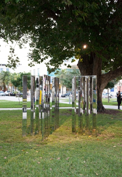 Jeppe Hein, Mirror Angle Fragments (3x60&deg;), 2014