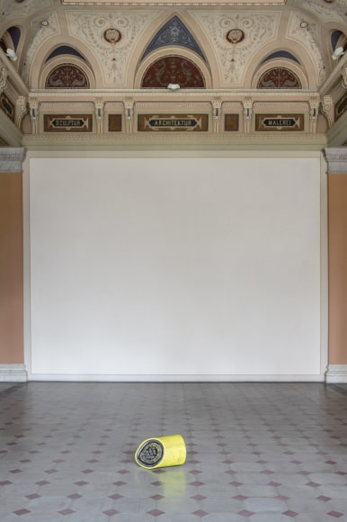 Nina Canell, Brief Syllable (Skewed)