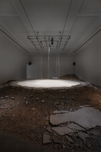 Doug Aitken: New Era, installation view, Museum of Contemporary Art Australia, Sydney, 2021, Photo: Jacquie Manning